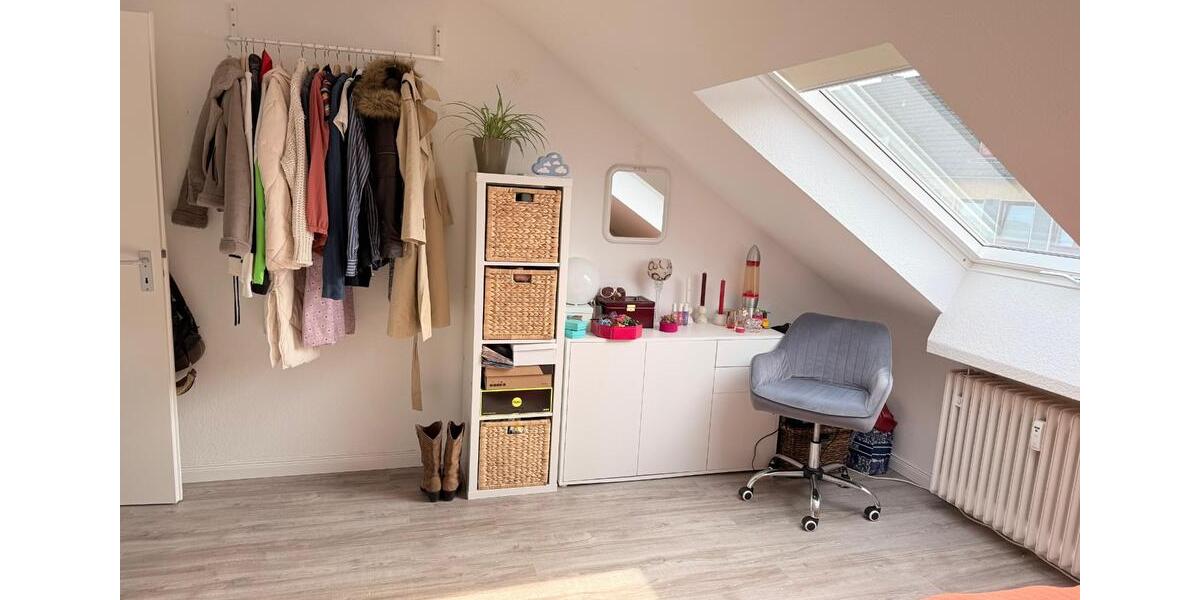 Dachgeschoßwohnung Essen Stadtbezirk IX - 2.5 Zimmer, 60 m&sup2;, 570&euro; | Angebot:25875982