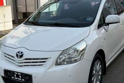 Toyota Verso 155.000 km 6.440 &euro; Düsseldorf 40468