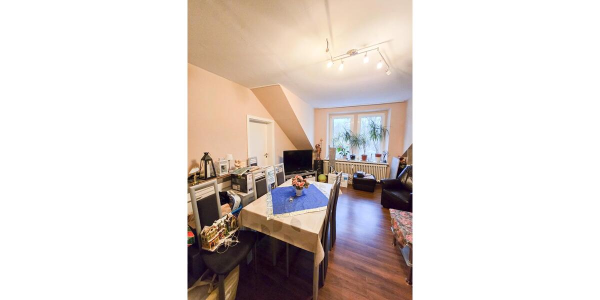 Dachgeschoßwohnung Oberhausen Alt-Oberhausen - 3.5 Zimmer, 82 m&sup2;, 520&euro; | Angebot:25754018