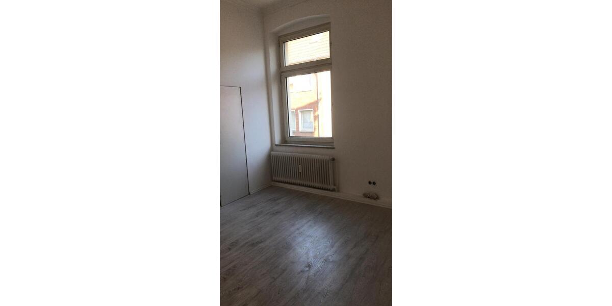 Etagenwohnung Duisburg Mittelmeiderich - 3 Zimmer, 90 m&sup2;, 740&euro; | Angebot:25900463