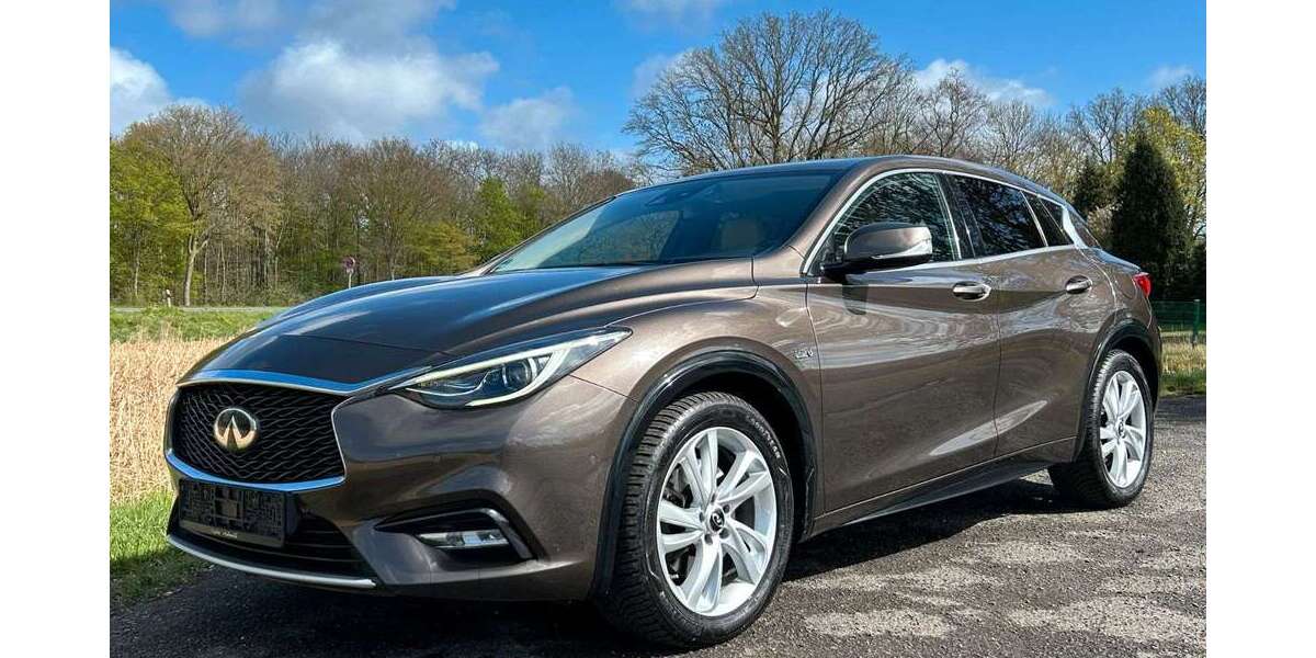 INFINITI Q30 134.000 km 12.990 &euro; Neukirchen-Vluyn 47506