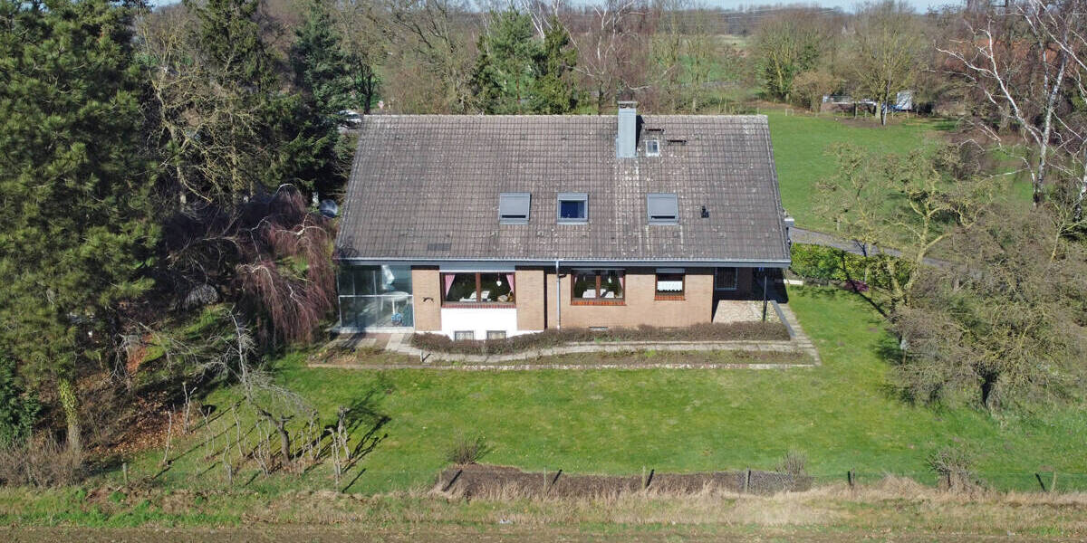 Mehrfamilienhaus, Wohnhaus Wesel Lackhausen - 7 Zimmer, 212 m&sup2;, 530.000&euro; | Angebot:25970382