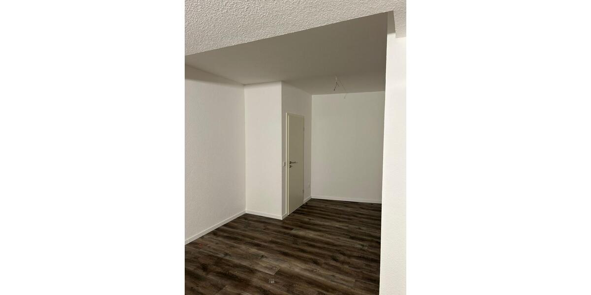 Etagenwohnung Mülheim an der Ruhr - 3 Zimmer, 112 m&sup2;, 950&euro; | Angebot:25956684