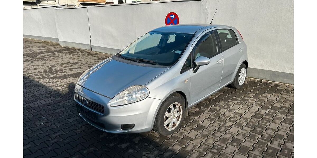 Fiat Grande Punto 158.000 km 1.900 &euro; Duisburg 47058