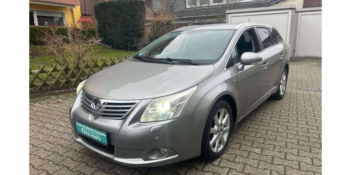 Toyota Avensis 215.000 km 6.450 &euro; Düsseldorf 40589