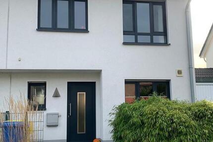 Haus Neuss Gnadental - 6 Zimmer, 139 m&sup2;, 649.000&euro; | Angebot:27271700