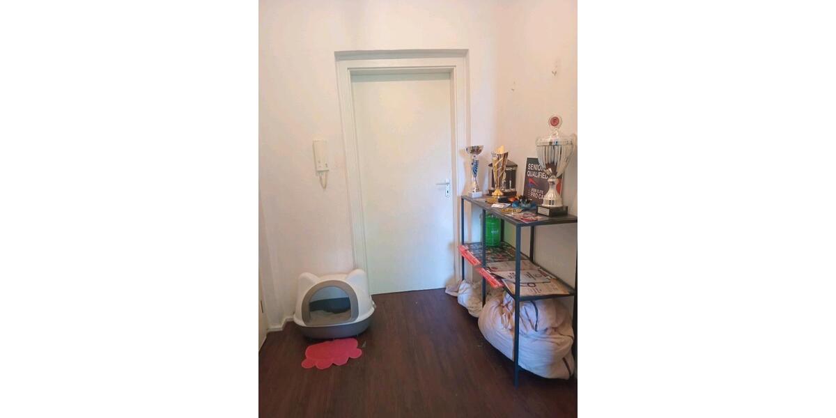 Etagenwohnung Neuss - 1 Zimmer, 25 m&sup2;, 200&euro; | Angebot:24532103