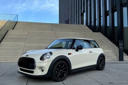 Mini ONE 55.000 km 9.900 &euro; Düsseldorf 40221