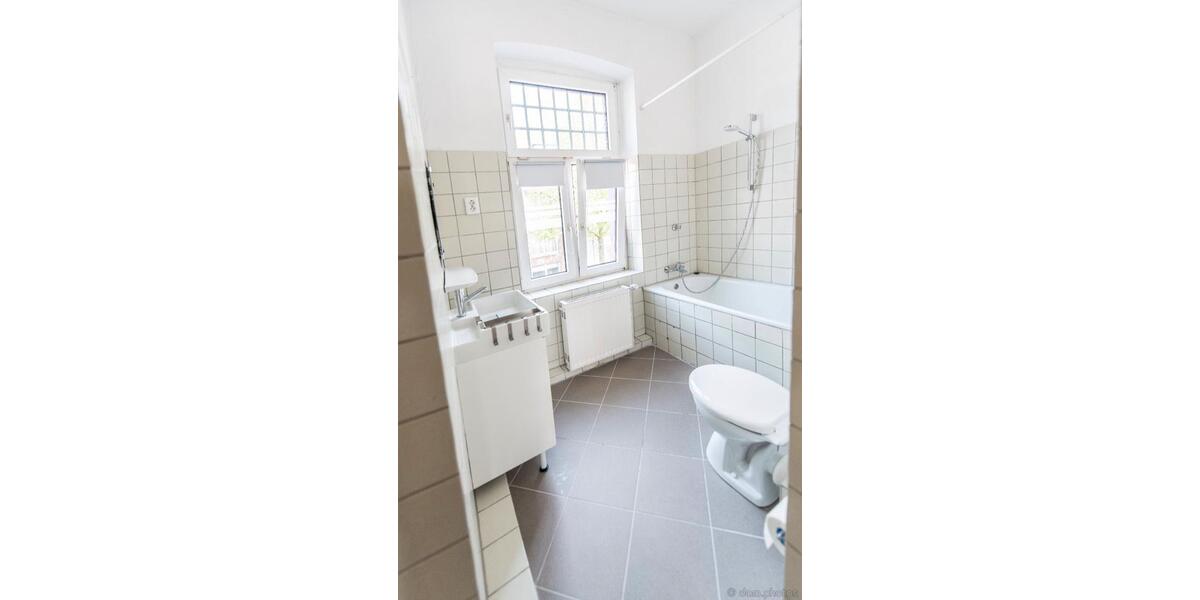 Etagenwohnung Düsseldorf Niederkassel - 2 Zimmer, 65 m&sup2;, 1.200&euro; | Angebot:26049792