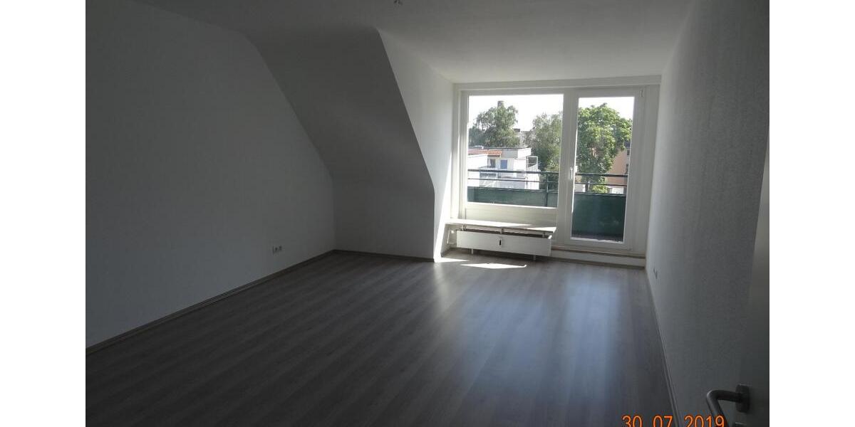 Dachgeschoßwohnung Krefeld - 3 Zimmer, 70 m&sup2;, 610&euro; | Angebot:25854723