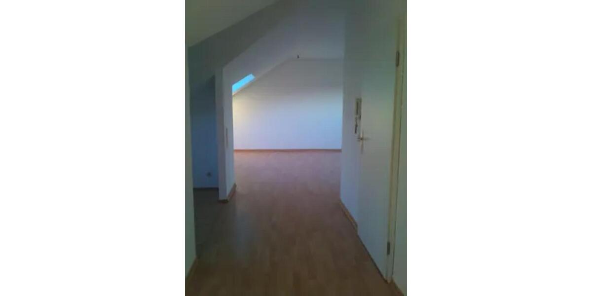 Dachgeschoßwohnung Duisburg Hochheide - 2.5 Zimmer, 66 m&sup2;, 420&euro; | Angebot:25640084