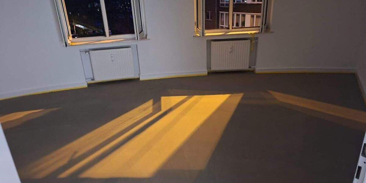 Etagenwohnung Düsseldorf Rath - 3 Zimmer, 92 m&sup2;, 1.250&euro; | Angebot:25774706