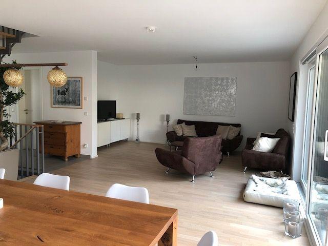 Einfamilienhaus Düsseldorf Lörick - 4 Zimmer, 157 m&sup2;, 2.440&euro; | Angebot:26563638