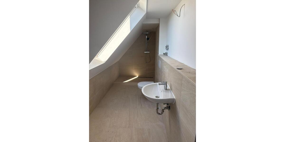 Dachgeschoßwohnung Duisburg Essenberg - 2 Zimmer, 75 m&sup2;, 750&euro; | Angebot:26341718
