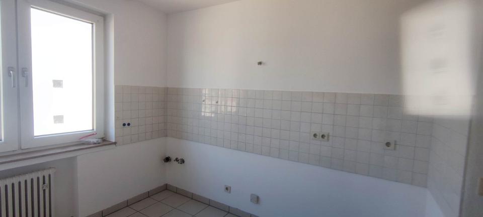 Dachgeschoßwohnung Essen Stadtbezirk VI - 2.5 Zimmer, 48 m&sup2;, 450&euro; | Angebot:24258157