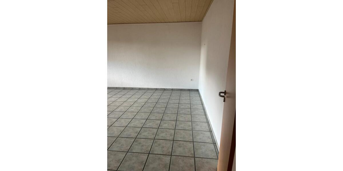 Etagenwohnung Dinslaken Lohberg - 1 Zimmer, 74 m&sup2;, 900&euro; | Angebot:26234608