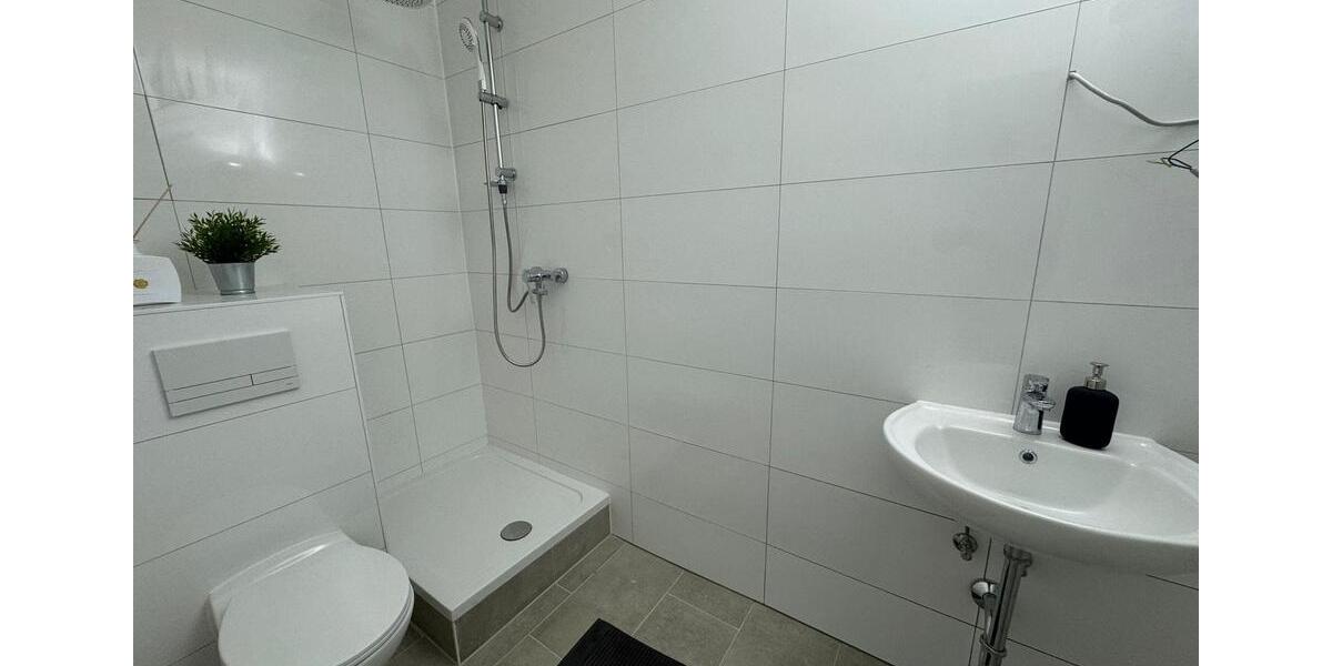 Etagenwohnung Düsseldorf Oberbilk - 2 Zimmer, 65 m&sup2;, 1.200&euro; | Angebot:26562080