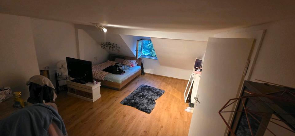 Dachgeschoßwohnung Essen Stadtbezirk III - 2.5 Zimmer, 55 m&sup2;, 480&euro; | Angebot:25872753