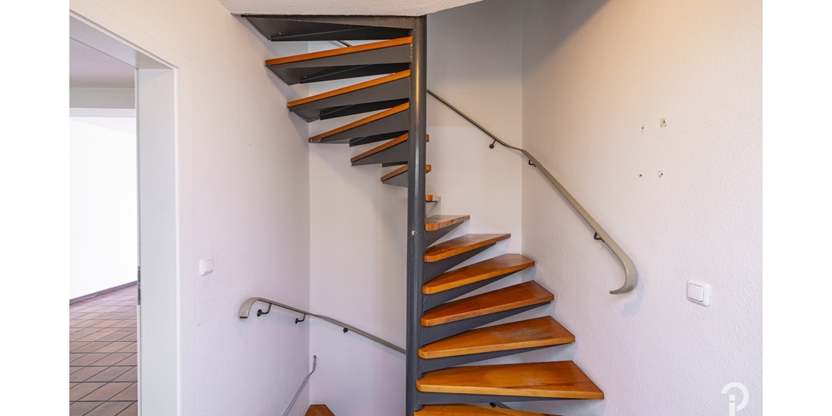 Reihenmittelhaus mit viel Potential für Pärchen und junge Familien, 2 Schlafzimmer + Dachstudio - Reihenmittelhaus Kaarst / Büttgen Büttgen | Angebot:27285727