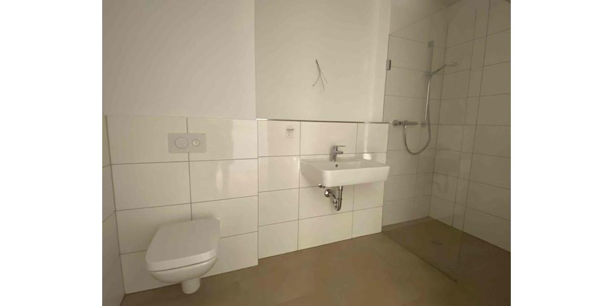 Erdgeschoßwohnung Essen Stadtbezirk VI - 2.5 Zimmer, 70 m&sup2;, 850&euro; | Angebot:26377385