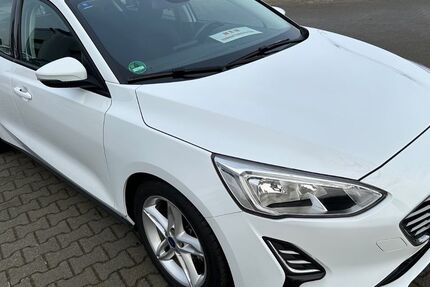 Ford Focus 62.000 km 11.699 &euro; Kevelaer 47623