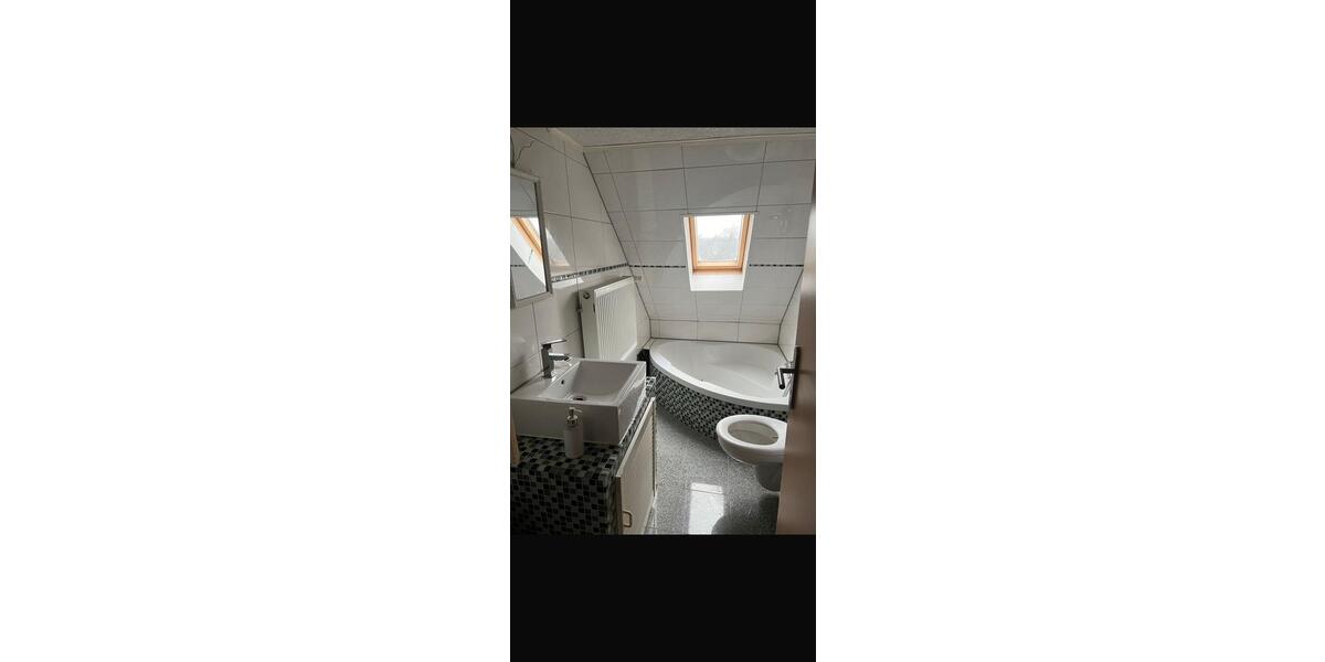 Maisonettenwohnung Duisburg Hamborn - 6.5 Zimmer, 165 m&sup2;, 1.350&euro; | Angebot:25972365