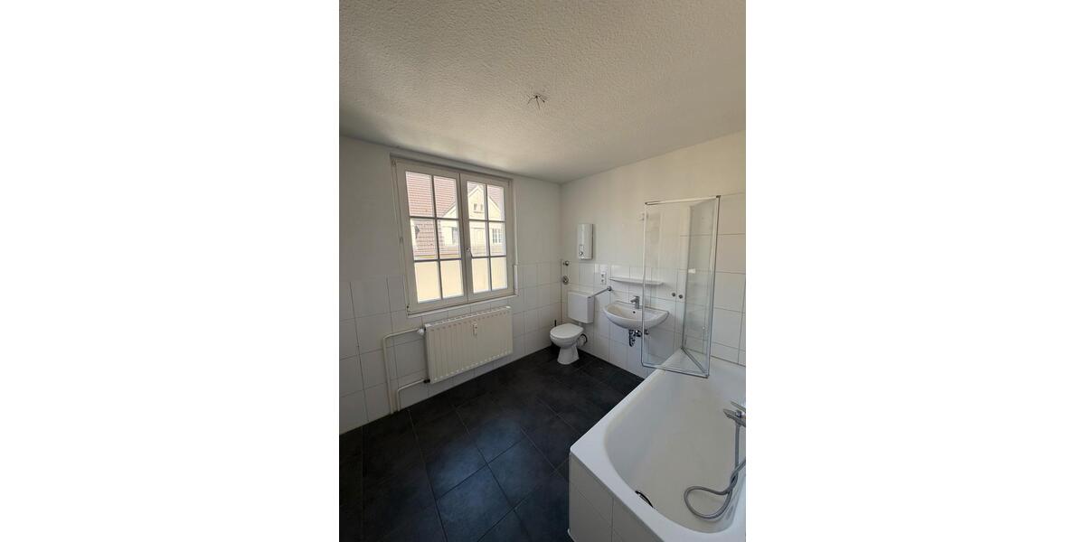 Dachgeschoßwohnung Duisburg Huckingen - 2 Zimmer, 54 m&sup2;, 760&euro; | Angebot:26692976