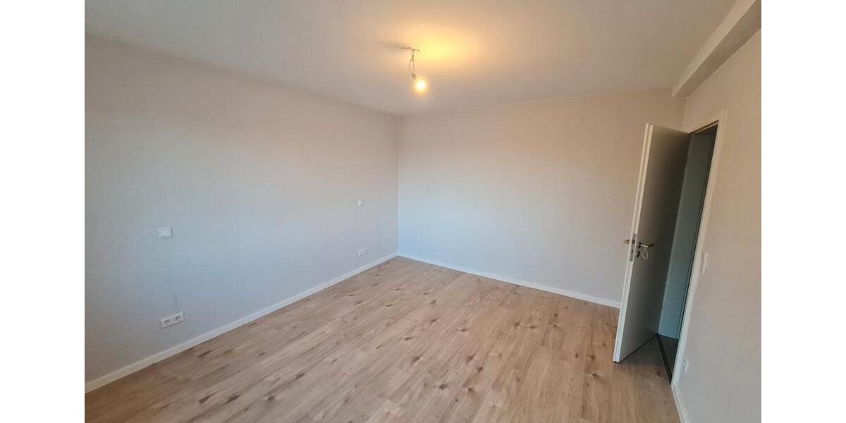 Etagenwohnung Krefeld Cracau - 3 Zimmer, 73 m&sup2;, 775&euro; | Angebot:26697782