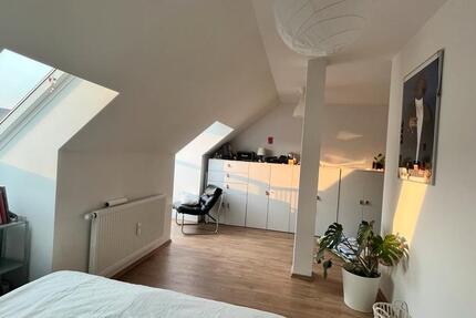 Wohnung Düsseldorf Oberbilk - 2 Zimmer, 65 m&sup2;, 1.350&euro; | Angebot:26652914