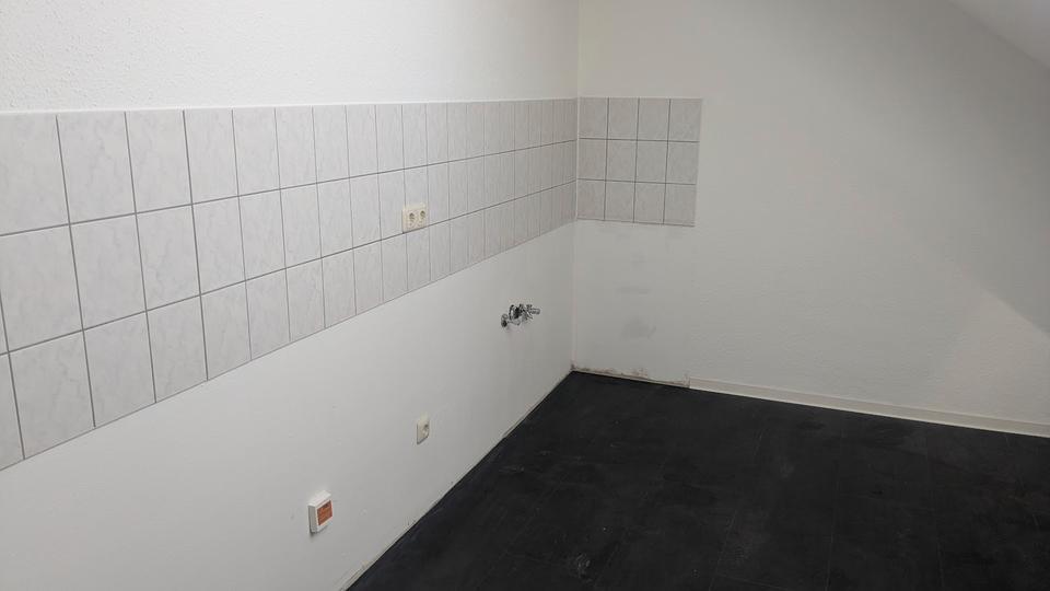 Dachgeschoßwohnung Duisburg Hamborn - 3 Zimmer, 54 m&sup2;, 395&euro; | Angebot:25803937
