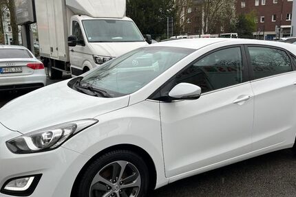 Hyundai i30 138.188 km 7.950 &euro; Oberhausen 46045
