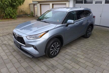 Toyota Highlander 124.785 km 36.950 &euro; Gladbeck 45968