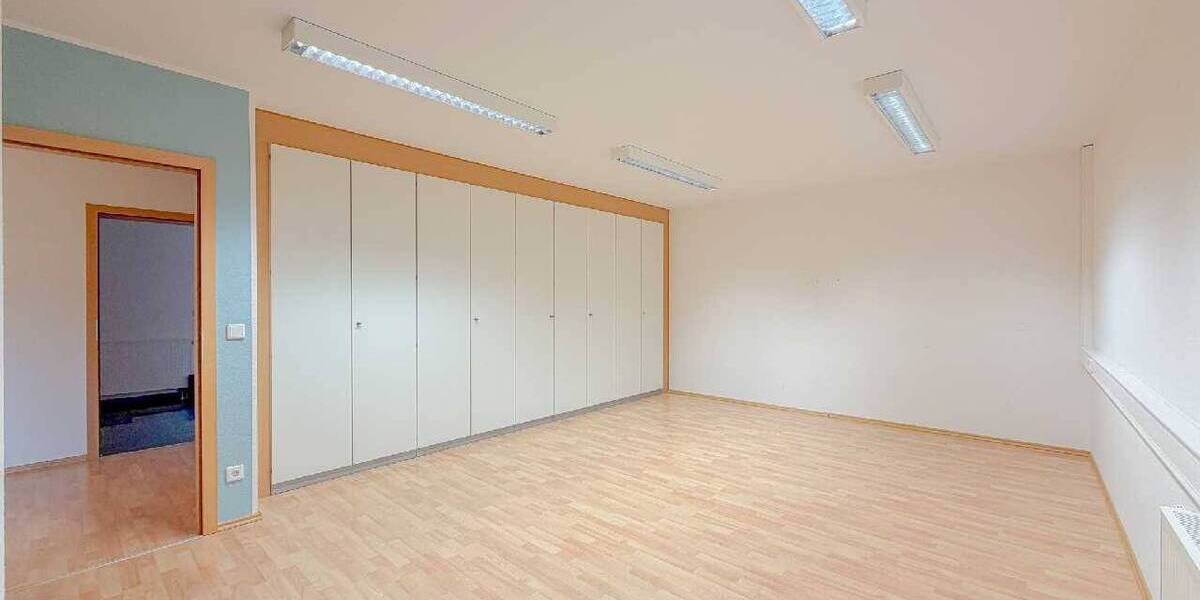 Gewerbeobjekt Ratingen Zentrum - 5 Zimmer, 94 m&sup2;, 1.080&euro; | Angebot:26343716