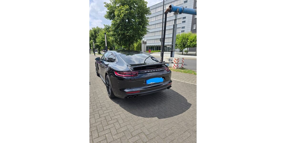 Porsche Panamera 243.250 km 43.000 &euro; Düsseldorf 40472