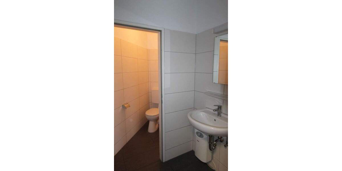 Gewerbeobjekt Krefeld Stadtmitte - 5 Zimmer, 248 m&sup2;, 1.400&euro; | Angebot:25775771