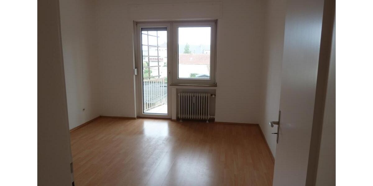 Etagenwohnung Voerde (Niederrhein) - 3 Zimmer, 90 m&sup2;, 850&euro; | Angebot:26030061
