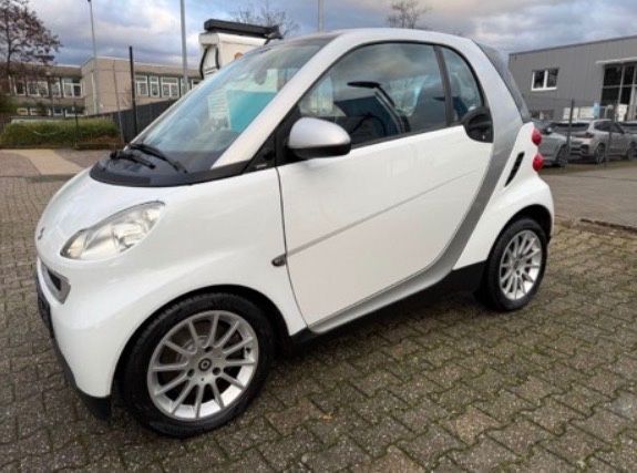 Smart ForTwo 136.599 km 3.999 &euro; Düsseldorf 40417