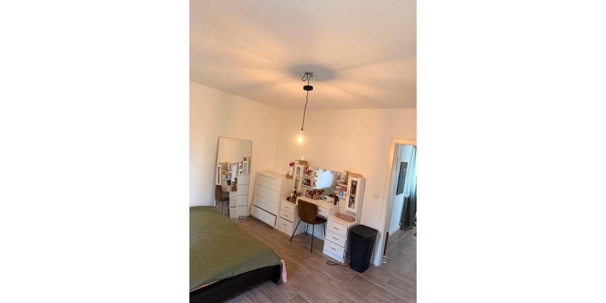 Etagenwohnung Essen Stadtbezirk IV - 2.5 Zimmer, 60 m&sup2;, 420&euro; | Angebot:26021718