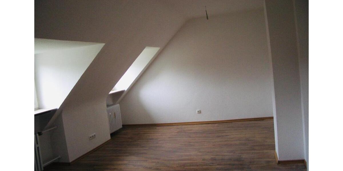 Dachgeschoßwohnung Essen Stadtbezirk V - 2.5 Zimmer, 54 m&sup2;, 375&euro; | Angebot:25251464