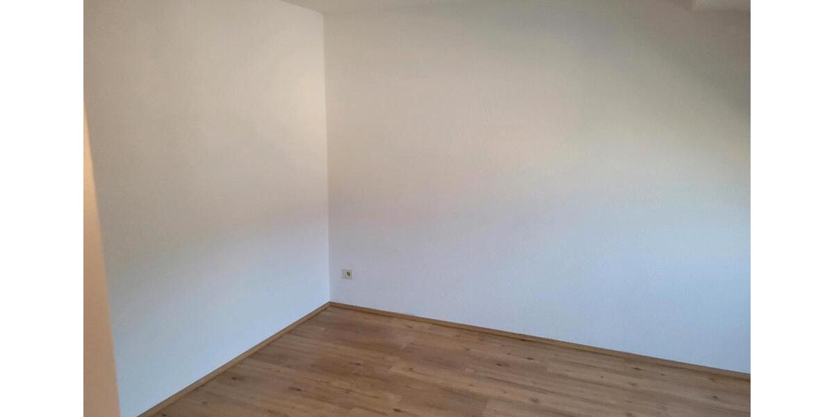 Dachgeschoßwohnung Essen Stadtbezirk IX - 3 Zimmer, 42 m&sup2;, 445&euro; | Angebot:25854722