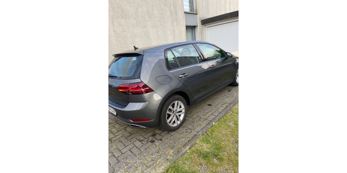VW Golf 64.500 km 14.850 &euro; Duisburg 47259