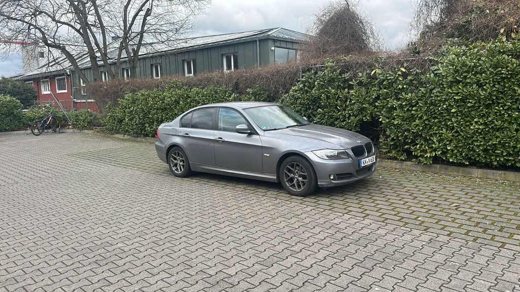 BMW 318 185.500 km 3.000 &euro; Krefeld 47803