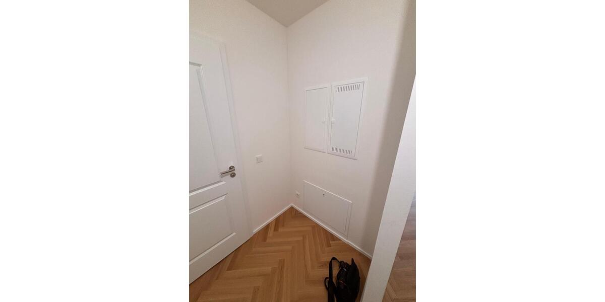 Etagenwohnung Düsseldorf Lörick - 2 Zimmer, 68 m&sup2;, 1.700&euro; | Angebot:25381651