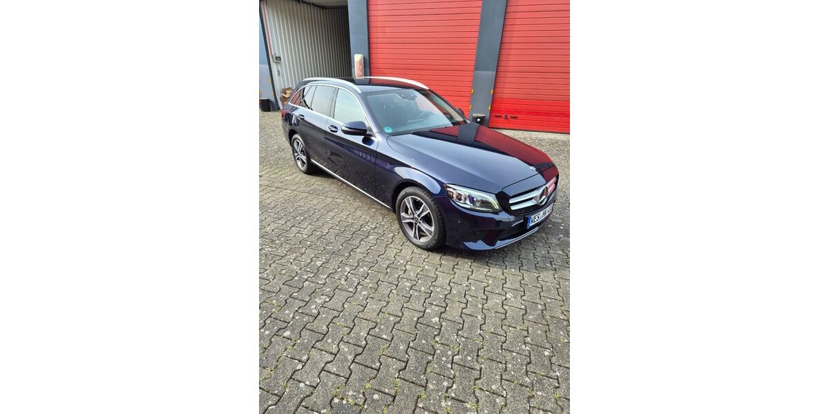 Mercedes-Benz C 220 135.000 km 23.400 &euro; Wesel 46485