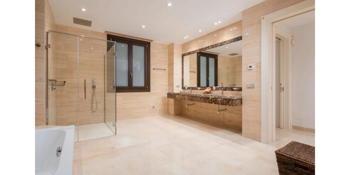Villa Düsseldorf Stadtmitte - 7 Zimmer, 761 m&sup2;, 5.190.000&euro; | Angebot:26750435