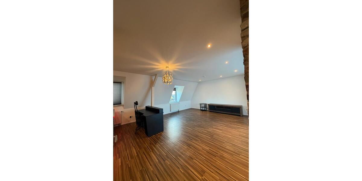 Dachgeschoßwohnung Duisburg Essenberg - 2 Zimmer, 95 m&sup2;, 1.160&euro; | Angebot:25965186