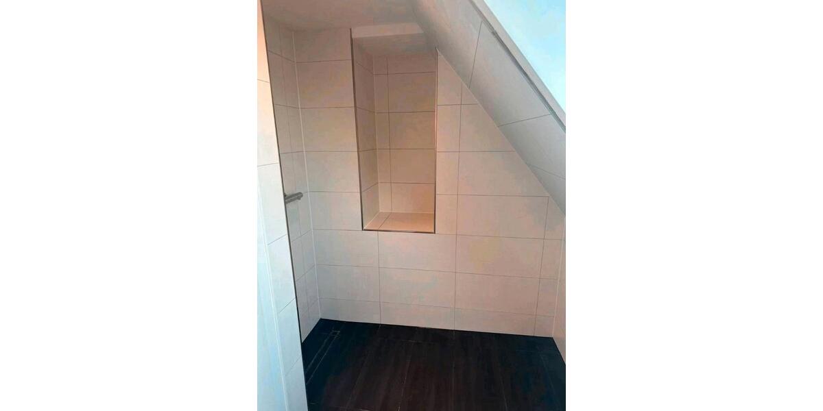 Dachgeschoßwohnung Düsseldorf Stadtbezirk 7 - 2 Zimmer, 39 m&sup2;, 730&euro; | Angebot:25934351
