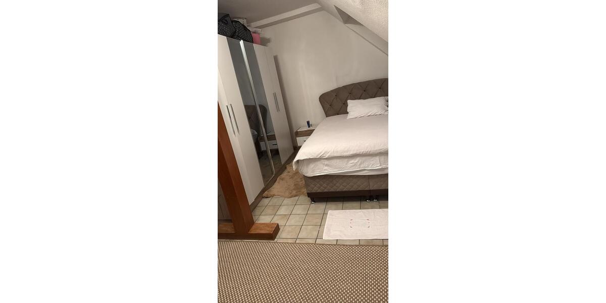 Dachgeschoßwohnung Duisburg Laar - 3 Zimmer, 75 m&sup2;, 850&euro; | Angebot:25454192