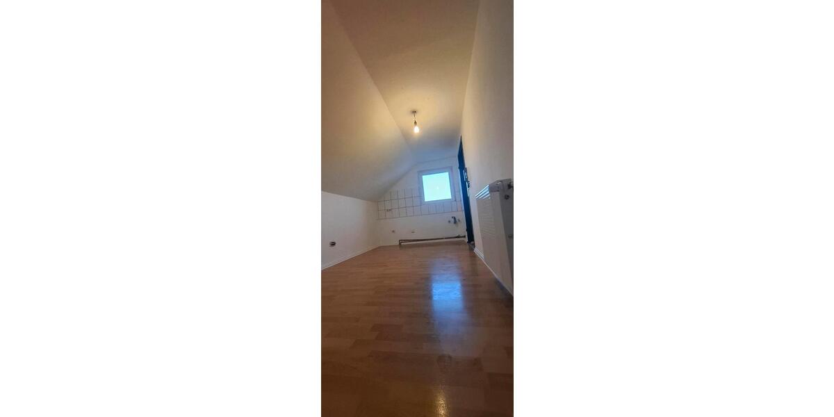 Dachgeschoßwohnung Rheinberg - 2 Zimmer, 45 m&sup2;, 650&euro; | Angebot:25872739