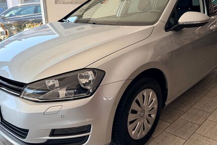 VW Golf 54.469 km 10.899 &euro; Grefrath-Oedt 47929